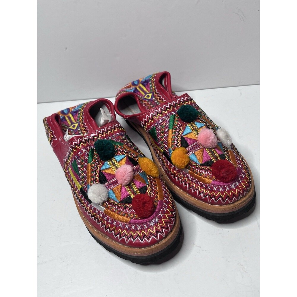 Moroccan Embroidered Leather Slippers Babouche Pom Poms Shoes Women’s SZ 7.5
